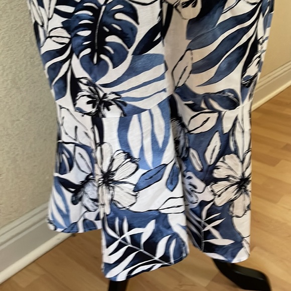 Size 6 Linen dress by Banana Republic. - Picture 6 of 7